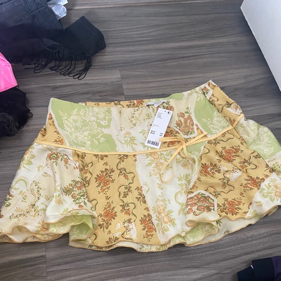 Silky mini skirt - Picture 1 of 1